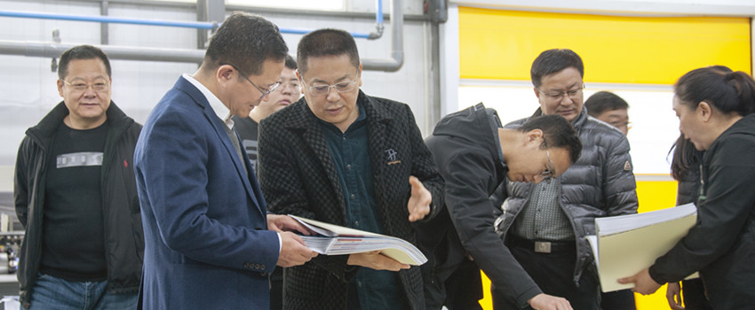 侯景濱走訪印刷、影像市場