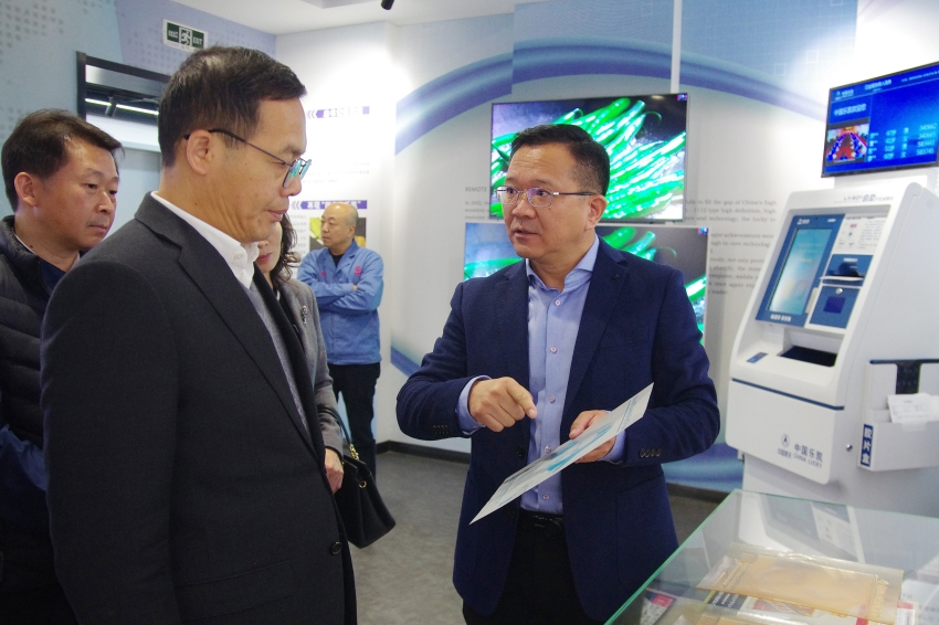 十堰市副市長(zhǎng)羅耀華到訪樂凱